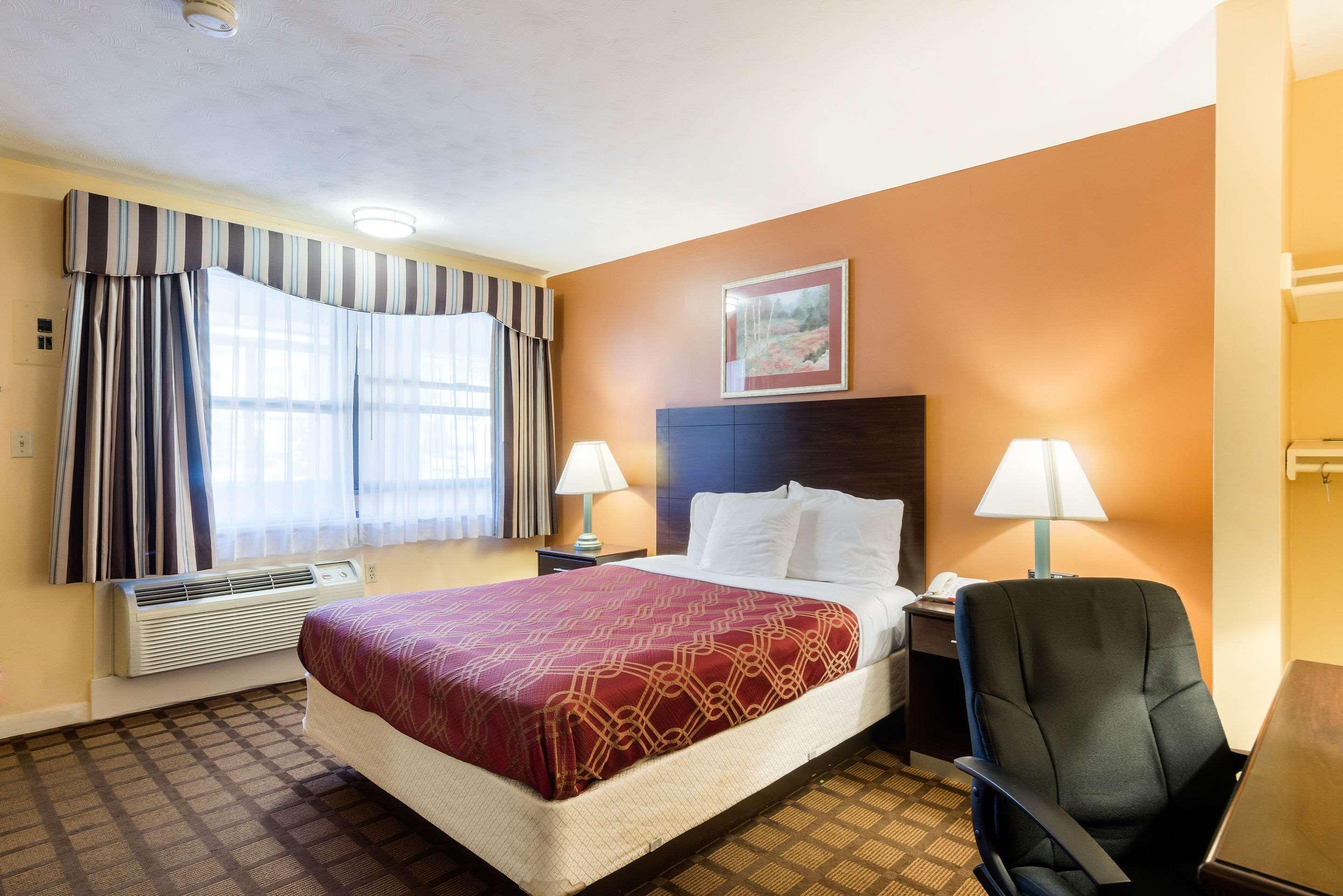 Econo Lodge Boston-Malden Buitenkant foto