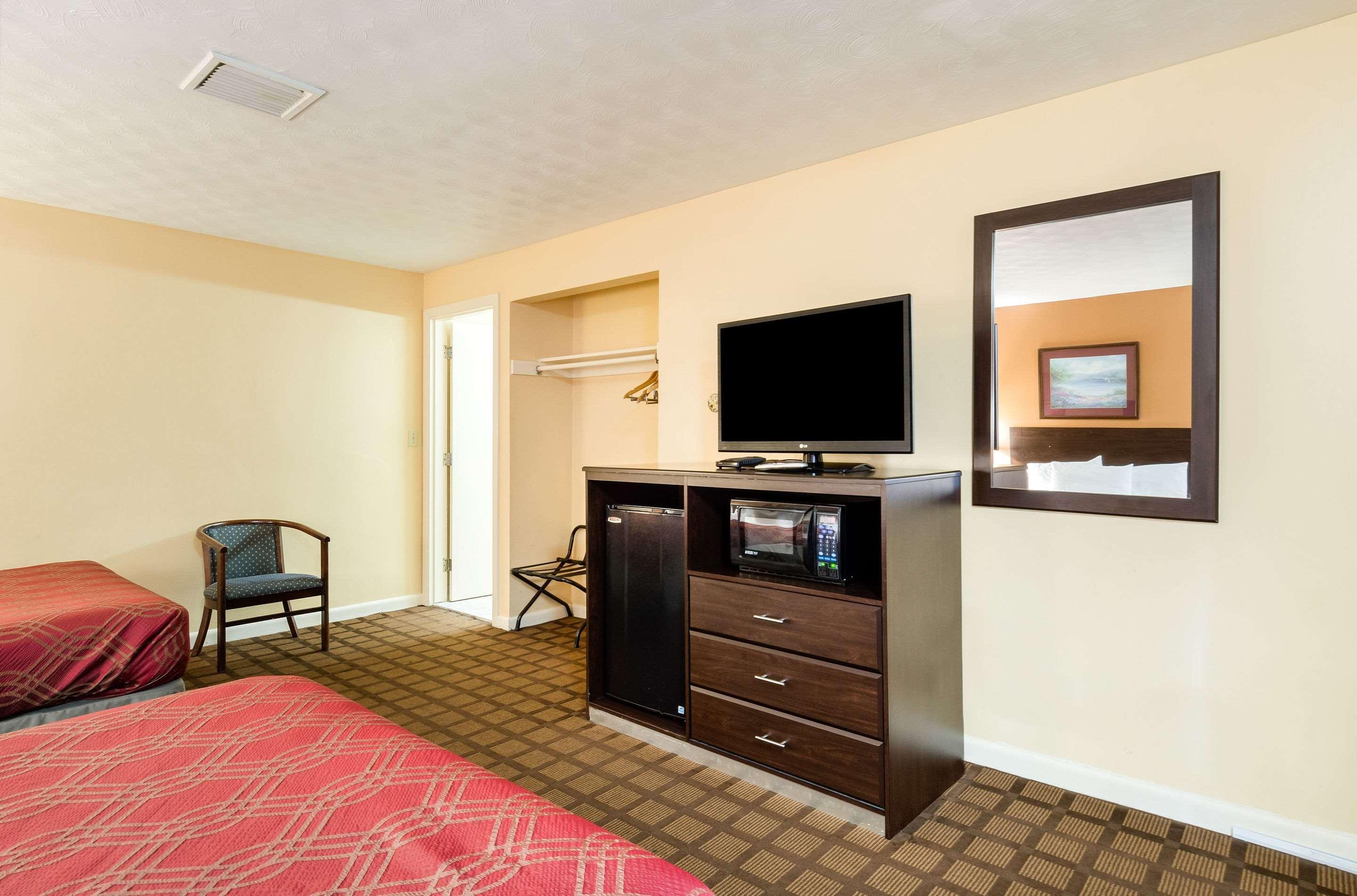 Econo Lodge Boston-Malden Buitenkant foto