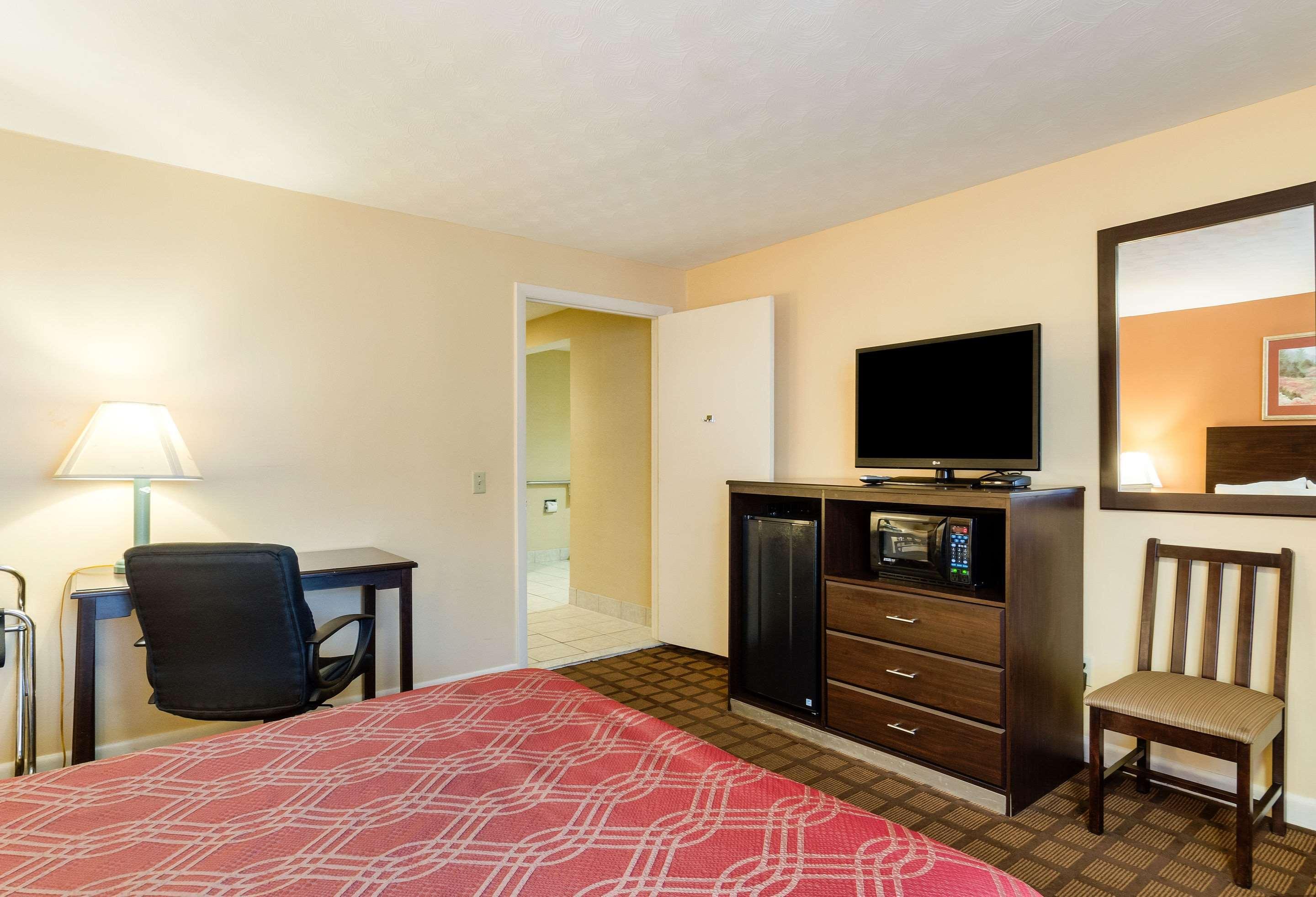 Econo Lodge Boston-Malden Buitenkant foto