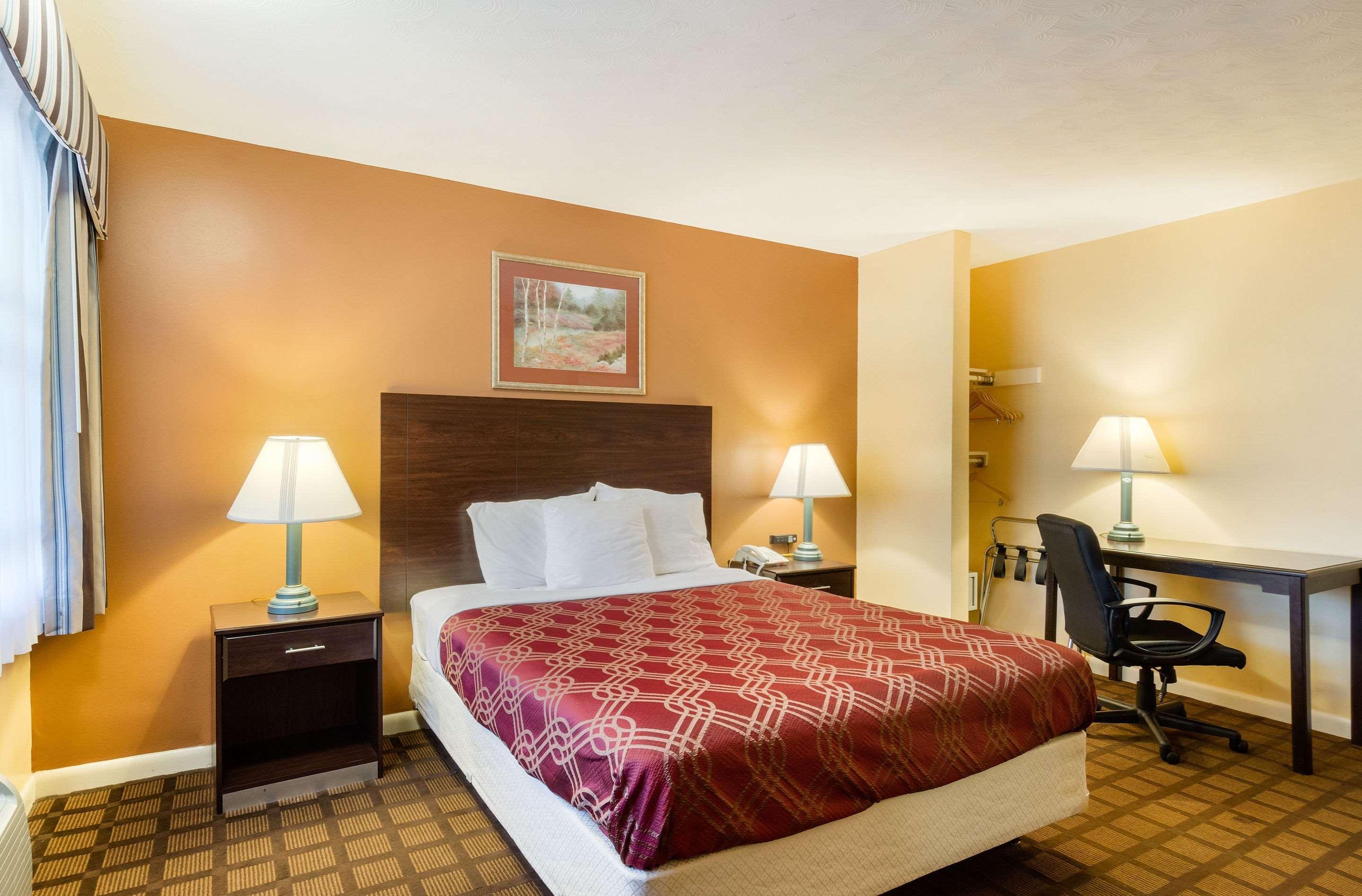 Econo Lodge Boston-Malden Buitenkant foto
