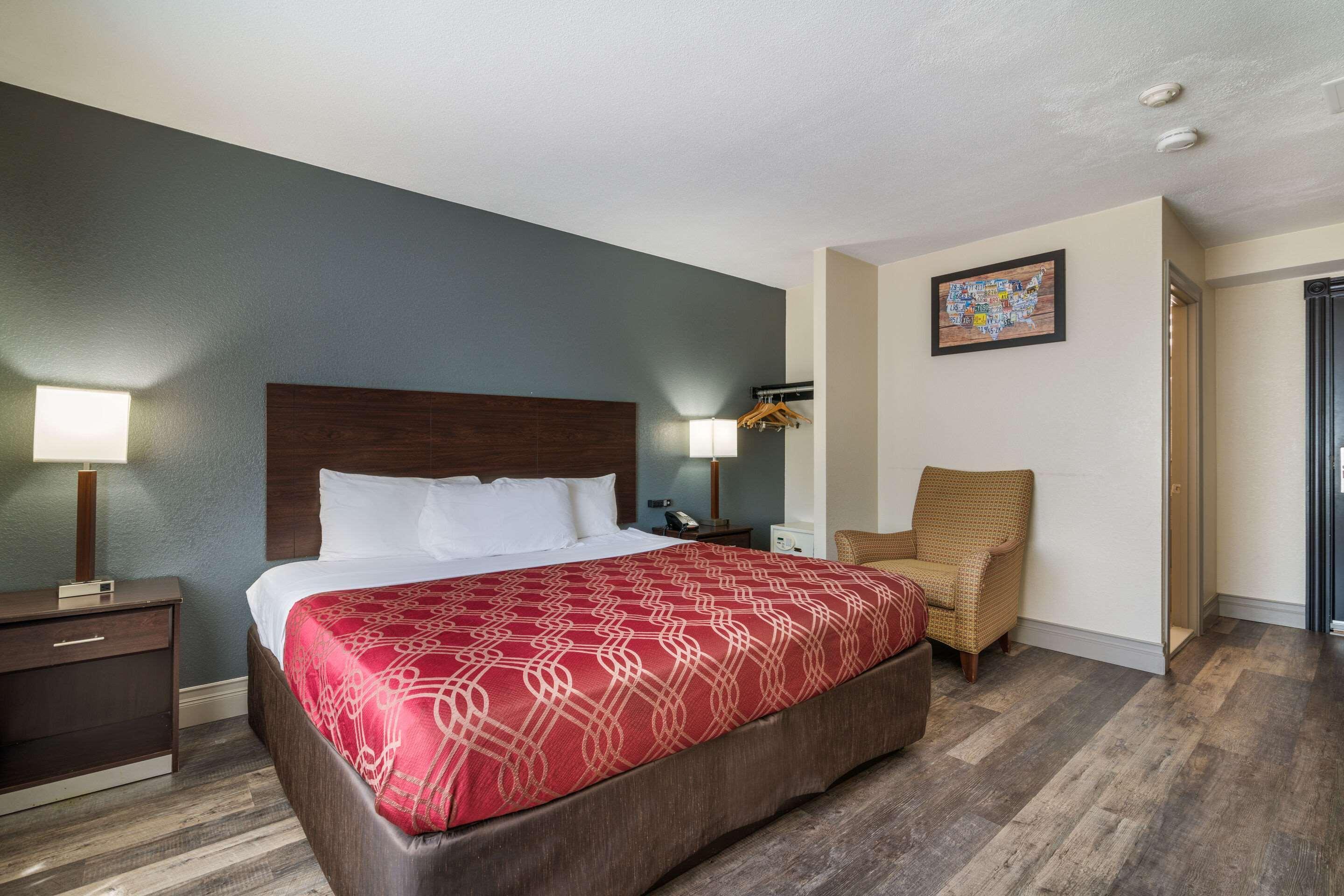 Econo Lodge Boston-Malden Buitenkant foto