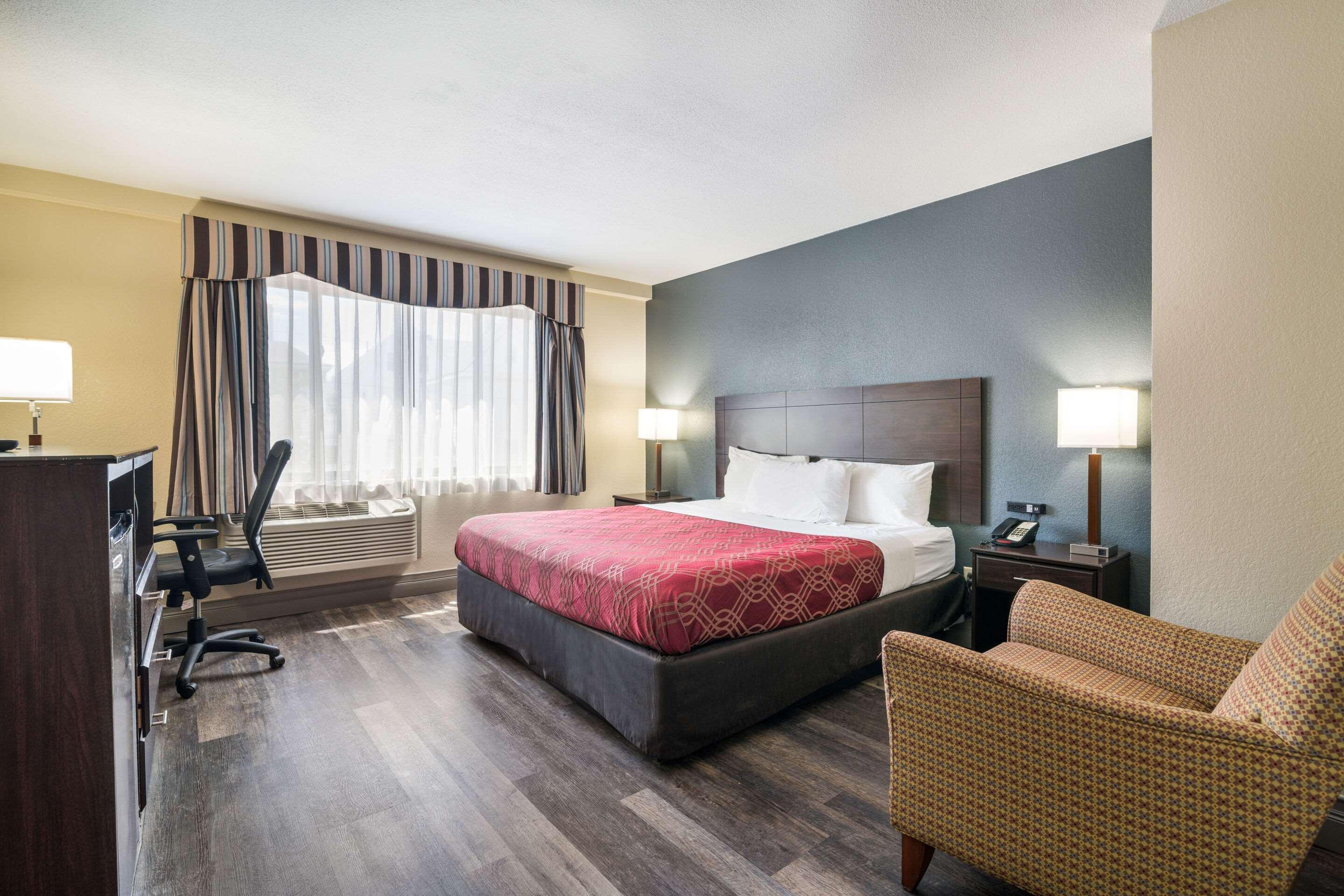 Econo Lodge Boston-Malden Buitenkant foto