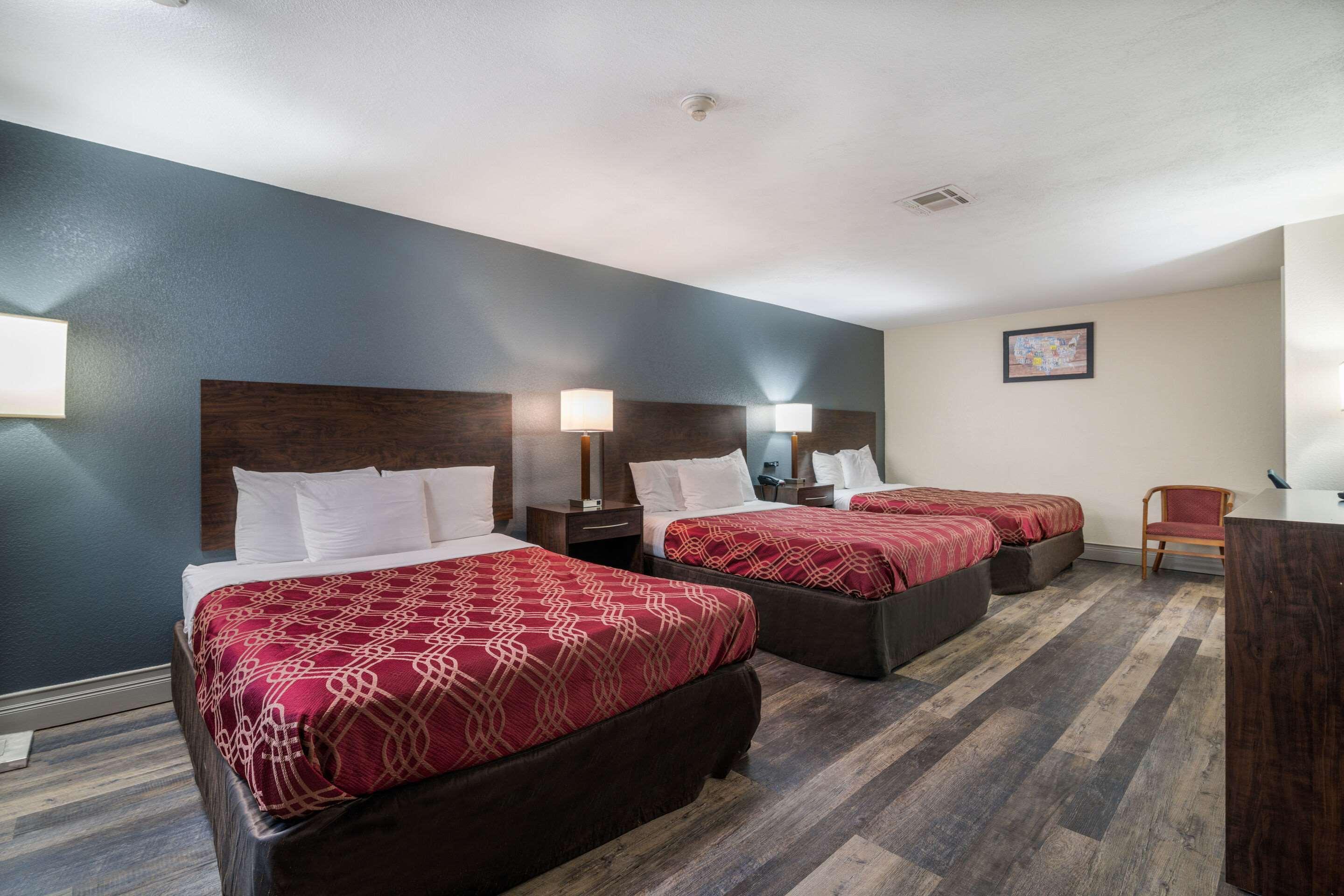 Econo Lodge Boston-Malden Buitenkant foto