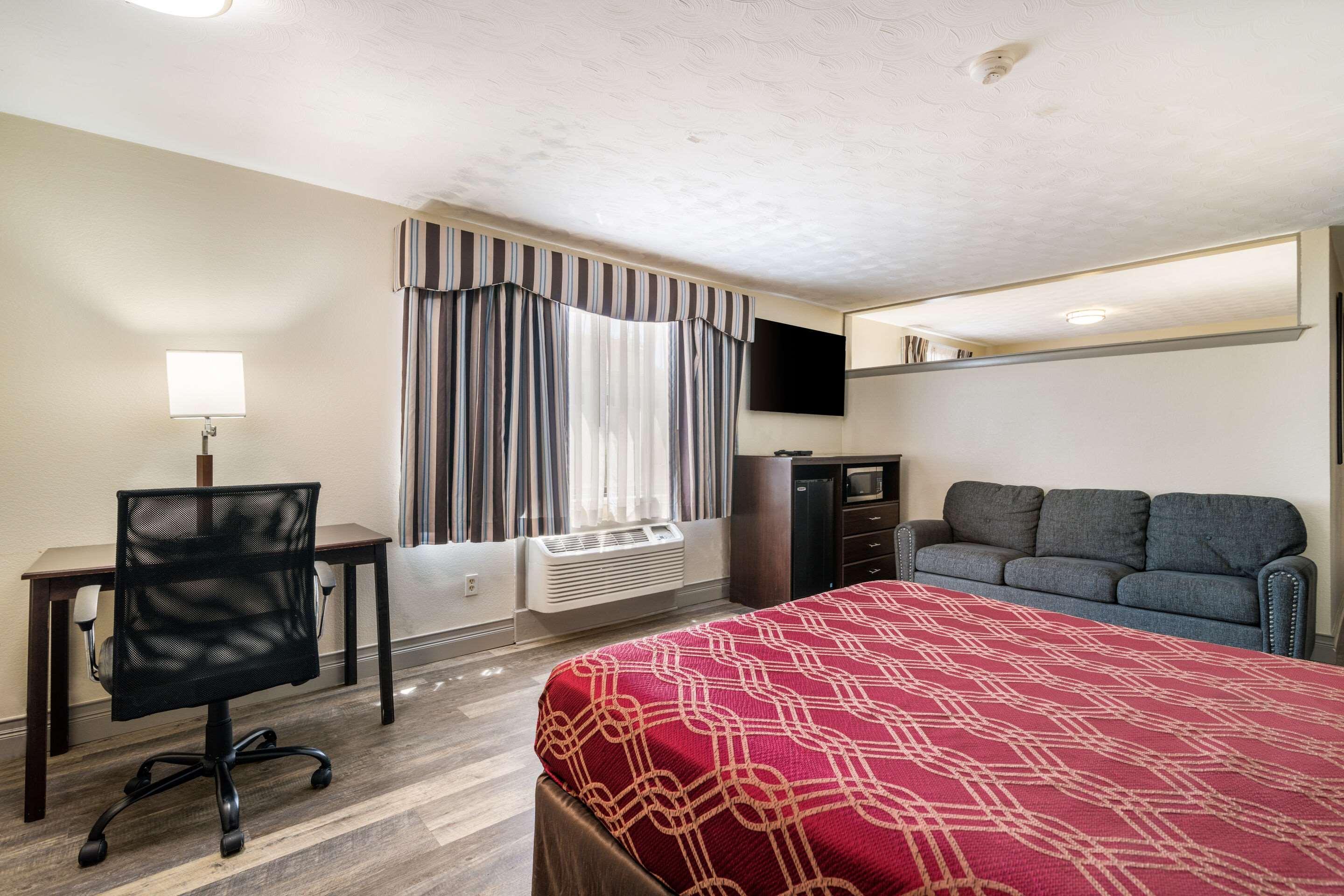 Econo Lodge Boston-Malden Buitenkant foto