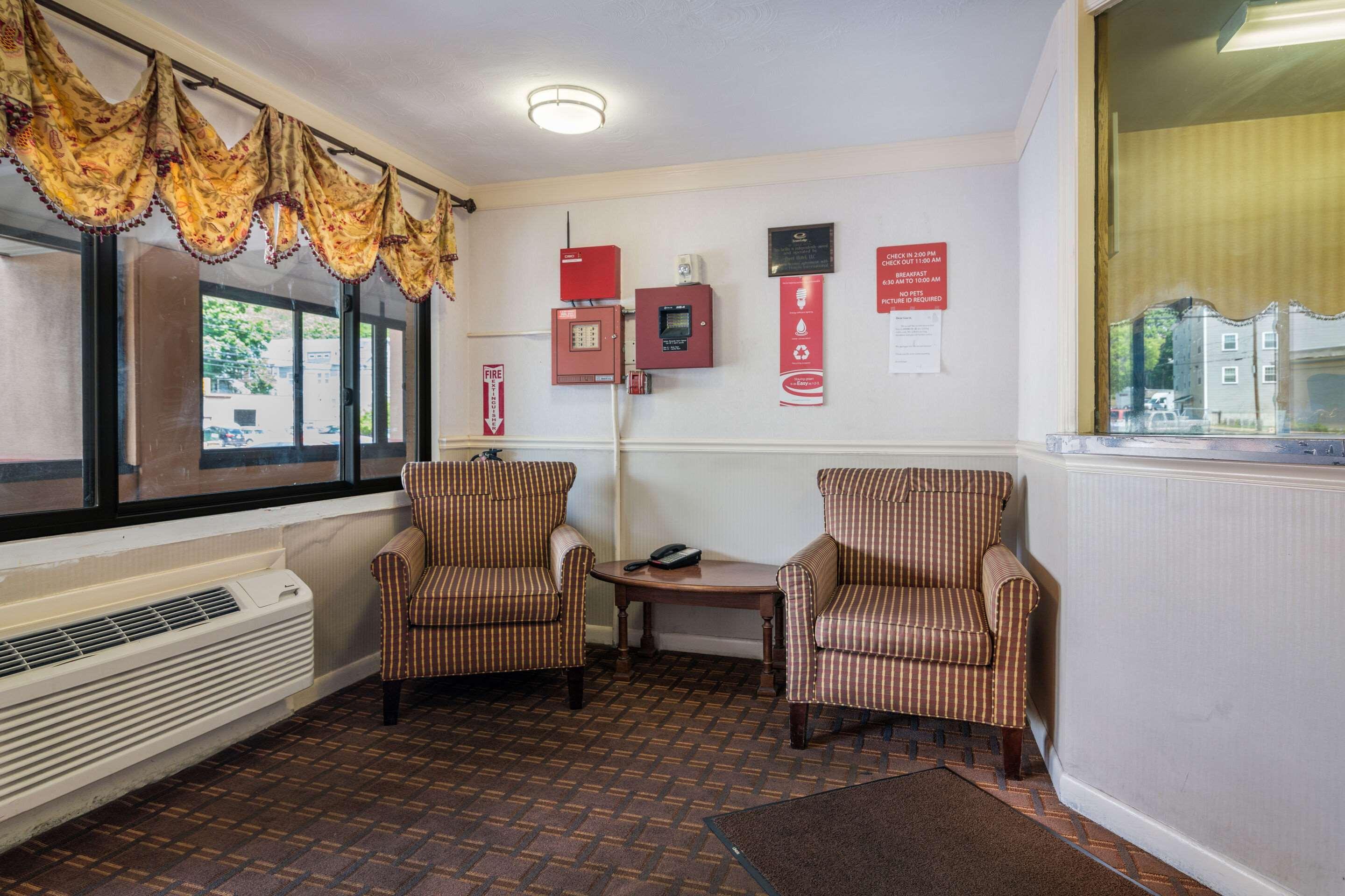 Econo Lodge Boston-Malden Buitenkant foto